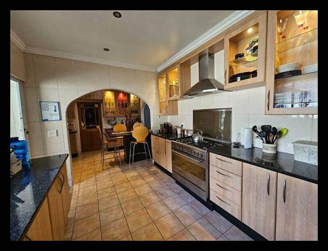 3 BEDROOM HOUSE FOR SALE IN BONAERO PARK